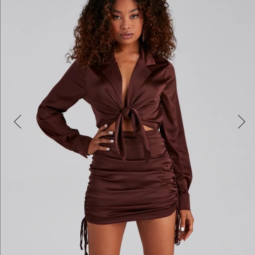 New windsor ENDLESSLY CHIC SATIN MINI DRESS in raisin